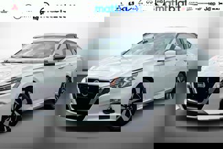 Used 2022 Nissan Altima 2.5 SV w/ SV Premium Package image 1