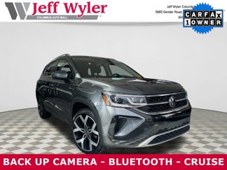 Used 2022 Volkswagen Taos SEL image 1