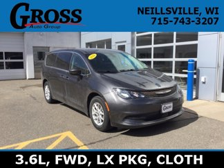 Used 2022 Chrysler Voyager LX image 1