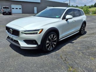 Used 2023 Volvo V60 B5 Cross Country Ultimate w/ Climate Package image 1