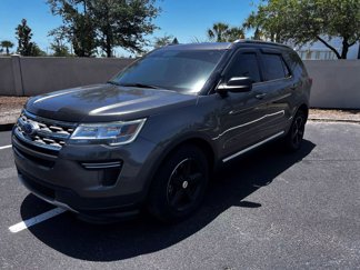 Used 2018 Ford Explorer XLT image 1