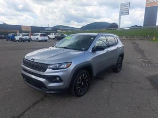 Certified 2022 Jeep Compass Latitude w/ Convenience Group image 1