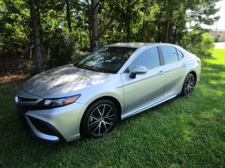 Used 2023 Toyota Camry SE image 1