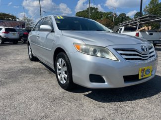 Used 2011 Toyota Camry LE image 1