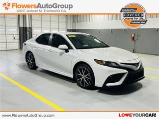 Used 2023 Toyota Camry SE image 1