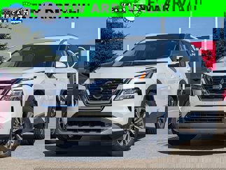 Used 2021 Nissan Rogue SV image 1