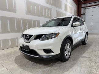 Used 2015 Nissan Rogue SV image 1