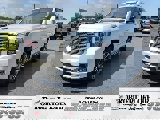 Used 2017 GMC Yukon Denali w/ Open Road Package image 1