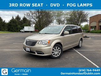 Used 2014 Chrysler Town & Country Touring image 1