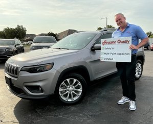 Used 2019 Jeep Cherokee Latitude w/ Popular Appearance Group image 1
