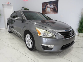 Used 2015 Nissan Altima 2.5 SV image 1