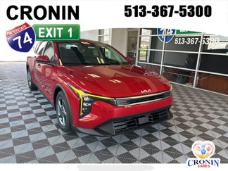 New 2025 Kia K4 LXS image 1