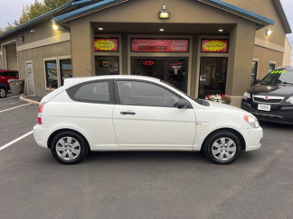 Used 2011 Hyundai Accent GL image 1
