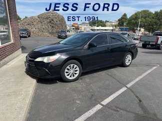 Used 2015 Toyota Camry LE image 1