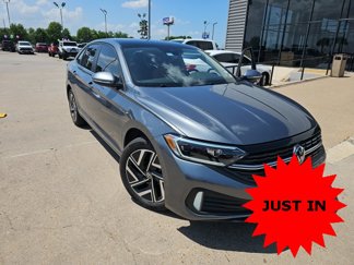 Used 2023 Volkswagen Jetta SEL image 1