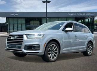 Used 2019 Audi Q7 3.0T Prestige w/ Prestige Package image 1
