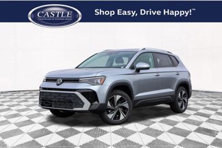 New 2025 Volkswagen Taos SE image 1