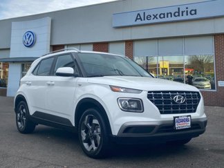 Used 2024 Hyundai Venue SEL image 1