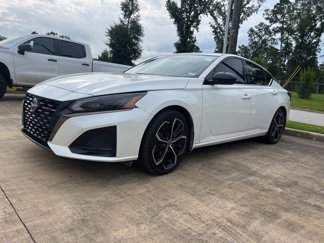 Used 2023 Nissan Altima 2.5 SR image 1