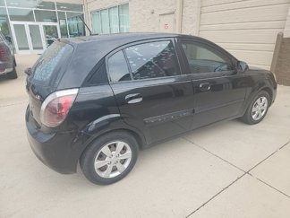 Used 2010 Kia Rio5 LX image 1