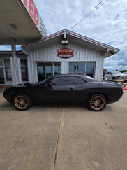 Used 2016 Dodge Challenger R/T image 1
