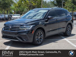 Used 2022 Volkswagen Tiguan SE image 1