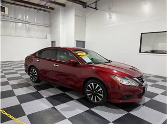 Used 2017 Nissan Altima 2.5 SV image 1
