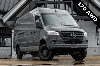 Used 2025 Mercedes-Benz Sprinter 2500 image 1