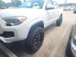 Used 2017 Toyota Tacoma SR image 1