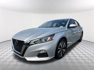 Used 2022 Nissan Altima 2.5 SV w/ SV Premium Package image 1