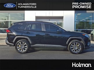 Used 2020 Toyota RAV4 XLE Premium image 1
