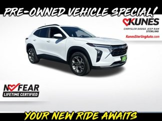 Used 2024 Chevrolet Trax LT w/ Sunroof Package image 1