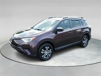 Used 2017 Toyota RAV4 LE image 1