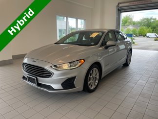Used 2019 Ford Fusion SE image 1