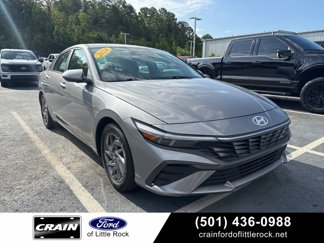 Used 2024 Hyundai Elantra SEL image 1