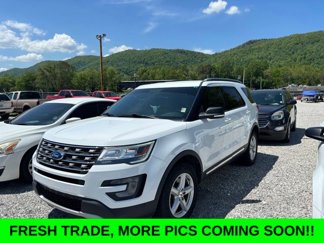 Used 2017 Ford Explorer XLT image 1