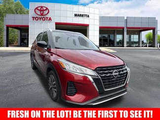Used 2024 Nissan Kicks SV image 1