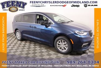 New 2025 Chrysler Pacifica Select image 1