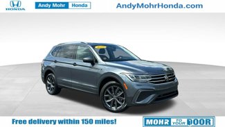 Used 2022 Volkswagen Tiguan SE w/ Panoramic Sunroof Package image 1