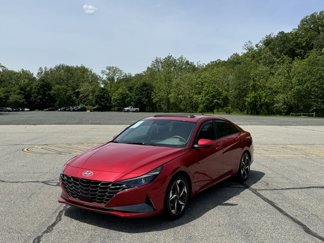 Used 2021 Hyundai Elantra SEL w/ Convenience + Premium Package image 1