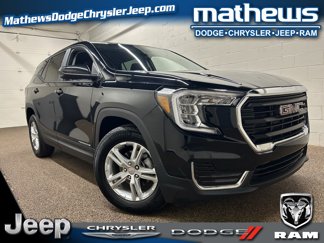 Used 2022 GMC Terrain SLE image 1