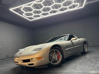 Used 2004 Chevrolet Corvette Coupe w/ Roof Package image 1