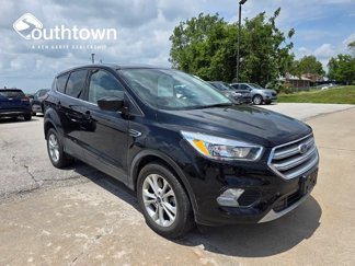Used 2019 Ford Escape SE image 1