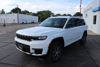 New 2025 Jeep Grand Cherokee L Limited w/ Luxury Tech Group II image 1