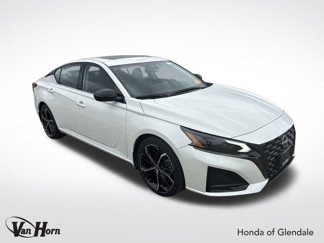 Used 2023 Nissan Altima 2.5 SR w/ SR Premium Package image 1