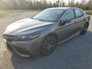 Used 2024 Toyota Camry SE image 1