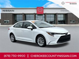 Used 2022 Toyota Corolla LE image 1