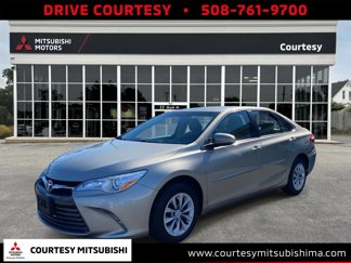 Used 2017 Toyota Camry LE image 1