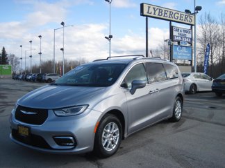 Used 2021 Chrysler Pacifica Touring-L image 1