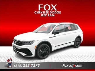 Used 2022 Volkswagen Tiguan SE R-Line image 1